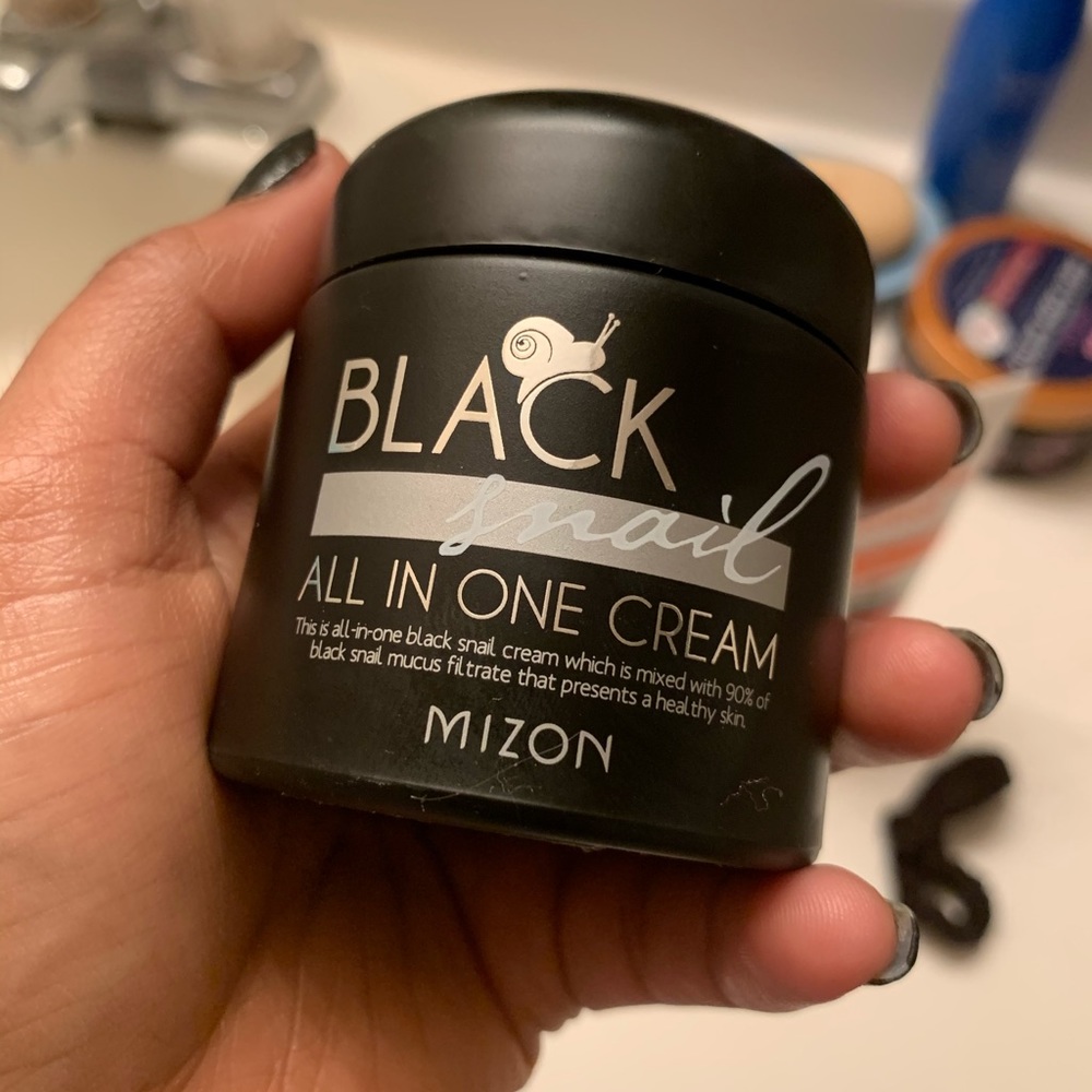 Mizon black snail moisturiser